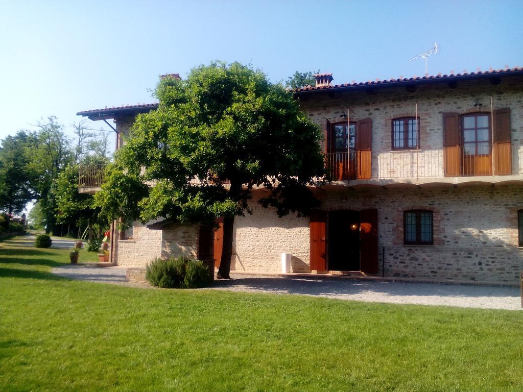 Cascina Stralla Farigliano Ngoại thất bức ảnh